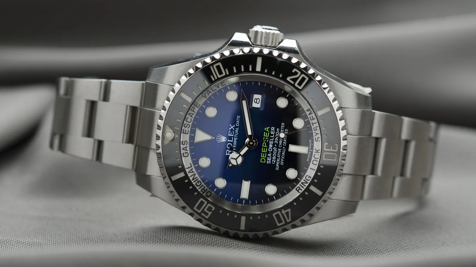 Montre Rolex Deepsea Sea-Dweller à cadran bleu